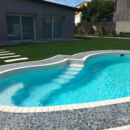 Piscina in vetroresina interrata
